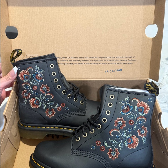 Dr. Martens Black Boots with Floral Embroidery - Picture 3 of 5